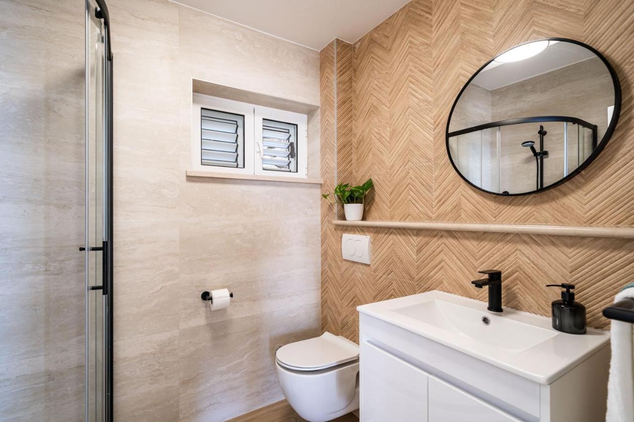 Apartments Nina & Paula - Apartment Nina Stikovica Bagian luar foto